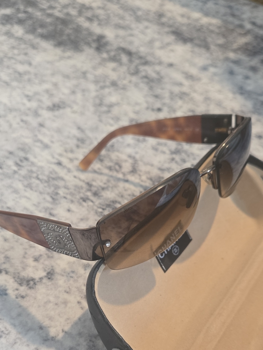 CHANEL Brown Gradient Rimless Sunglasses with Tortoiseshell Temples
